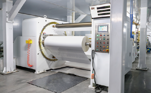 Coating machine producing transparent PE water-based adhesive white grid liner label material